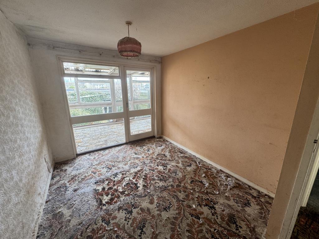 Lot: 157 - TWO-BEDROOM LINKED BUNGALOW FOR UPDATING AND REPAIR - Bedroom one